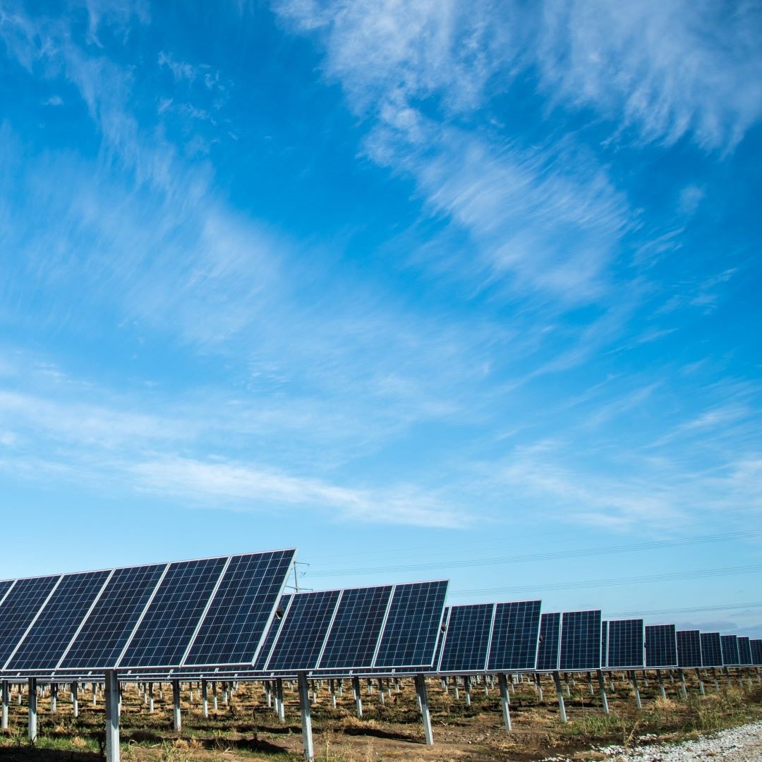 en_up_419672_photovoltaik_freiflaeche_1080x1080