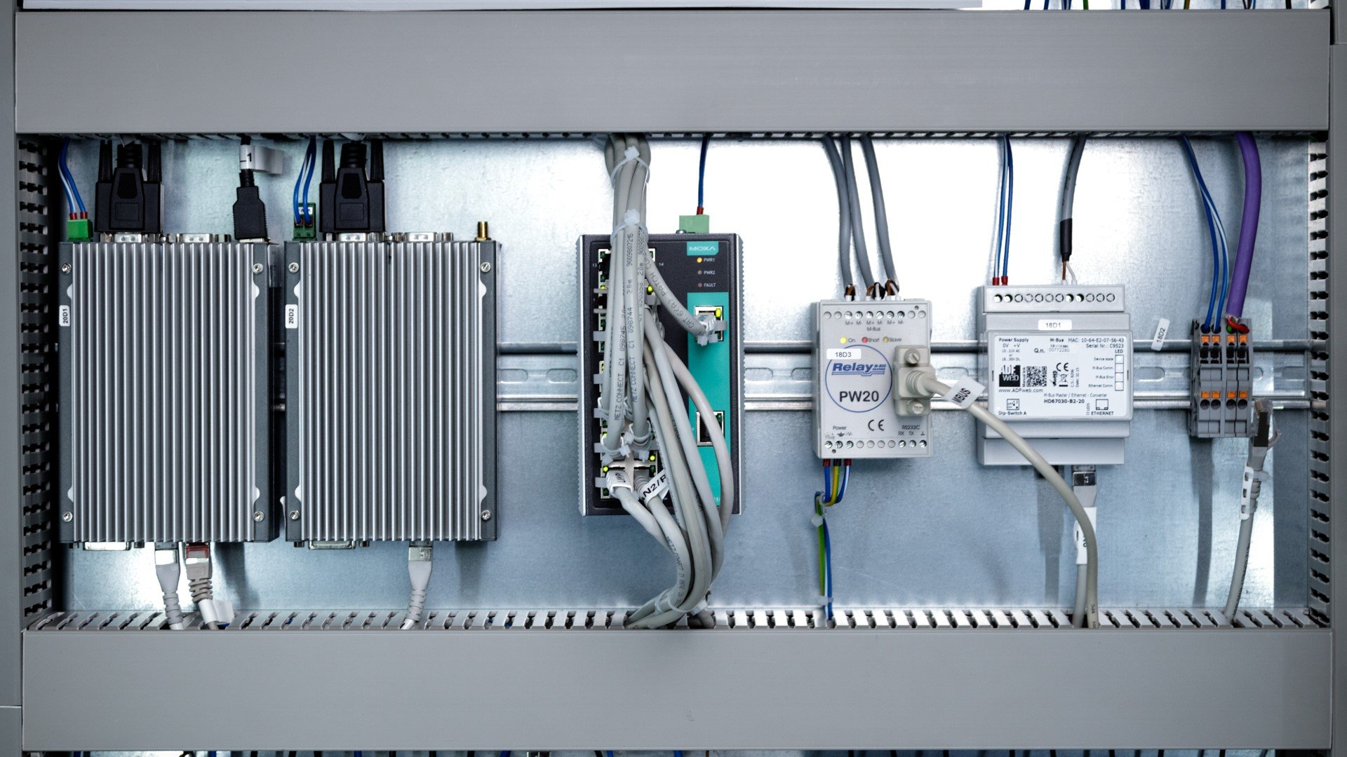 en_agent_im_stromschrank_1920x1080