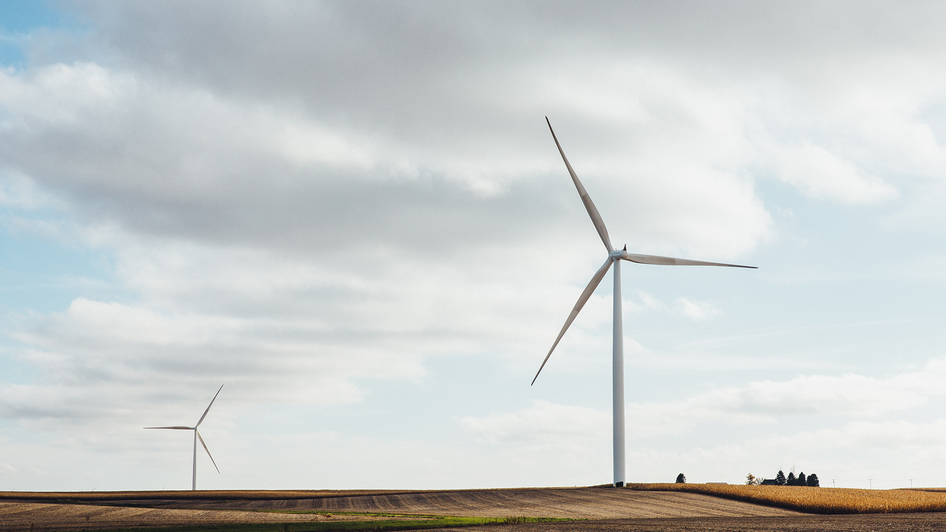 en_windwheels-landscape-light-sky_1920x1080